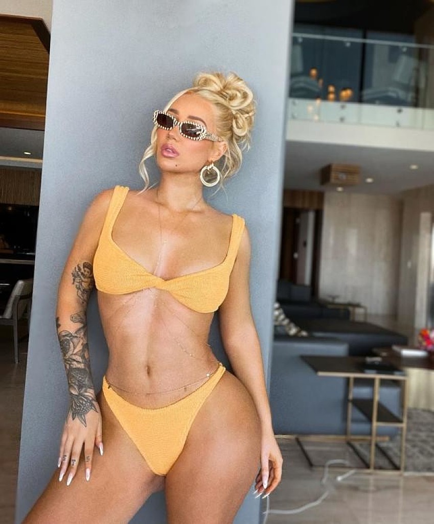 Bikini News Daily Iggy Azalea Shows Off Her Incredible Curves