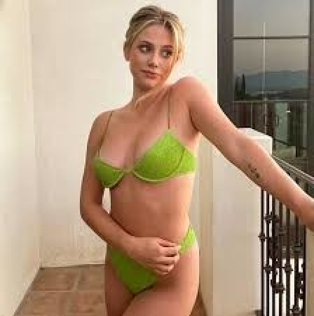 Bikini News Daily - Bikini News Tagged #Lili Reinhart