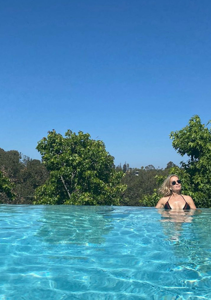 Bikini News Daily Dr. Jennifer Ashton surrounded by nature