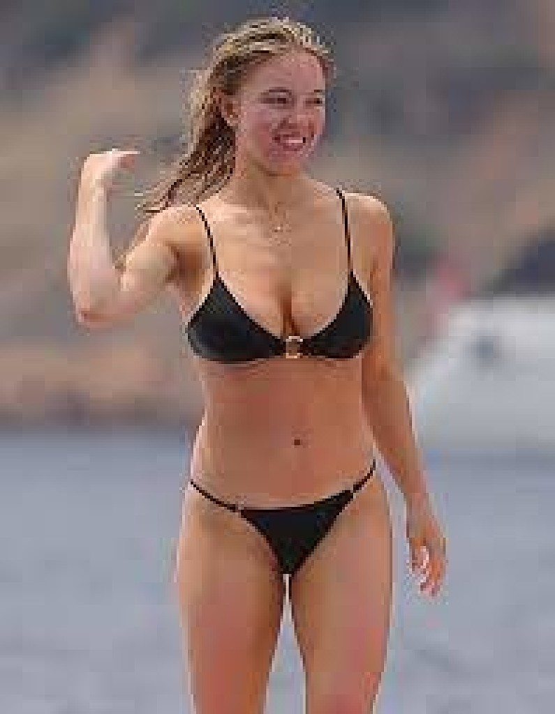 Bikini News Daily - Bikini News Tagged #Sydney Sweeney