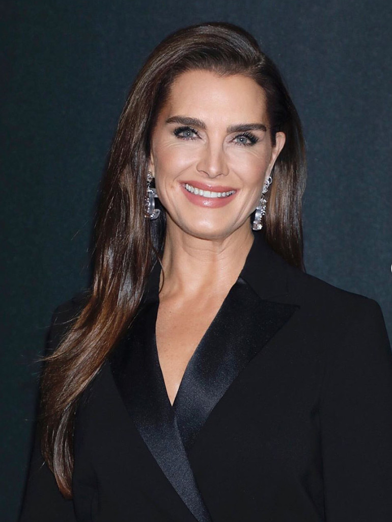 Bikini News Daily - Brooke Shields looks like she just stepped off the ...